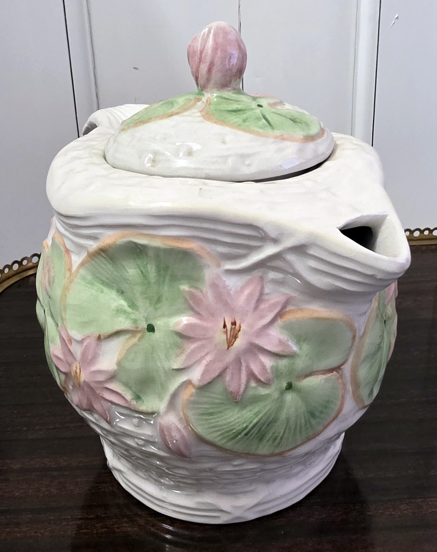 A Water Lilly Teapot A Water Lilly Teapot